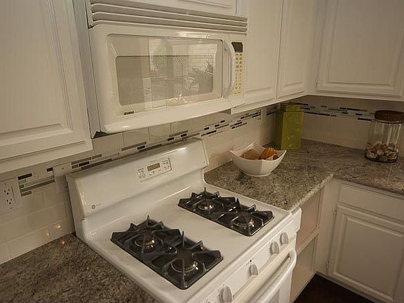 4th image of 3993 Hickory Ln