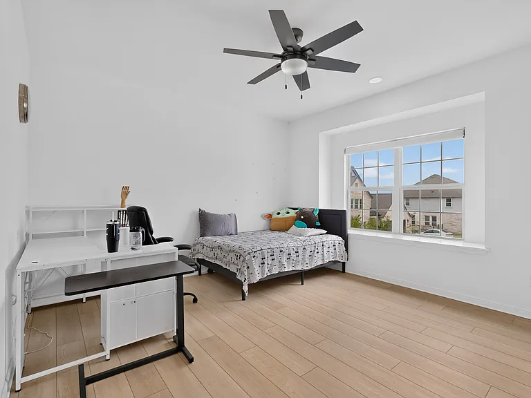 1900 Vinaros Ct — Photo 13