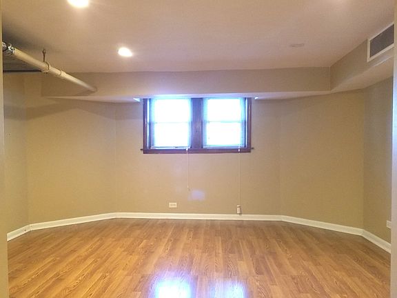 2nd image of 4123 N Kilbourn Ave APT 1L