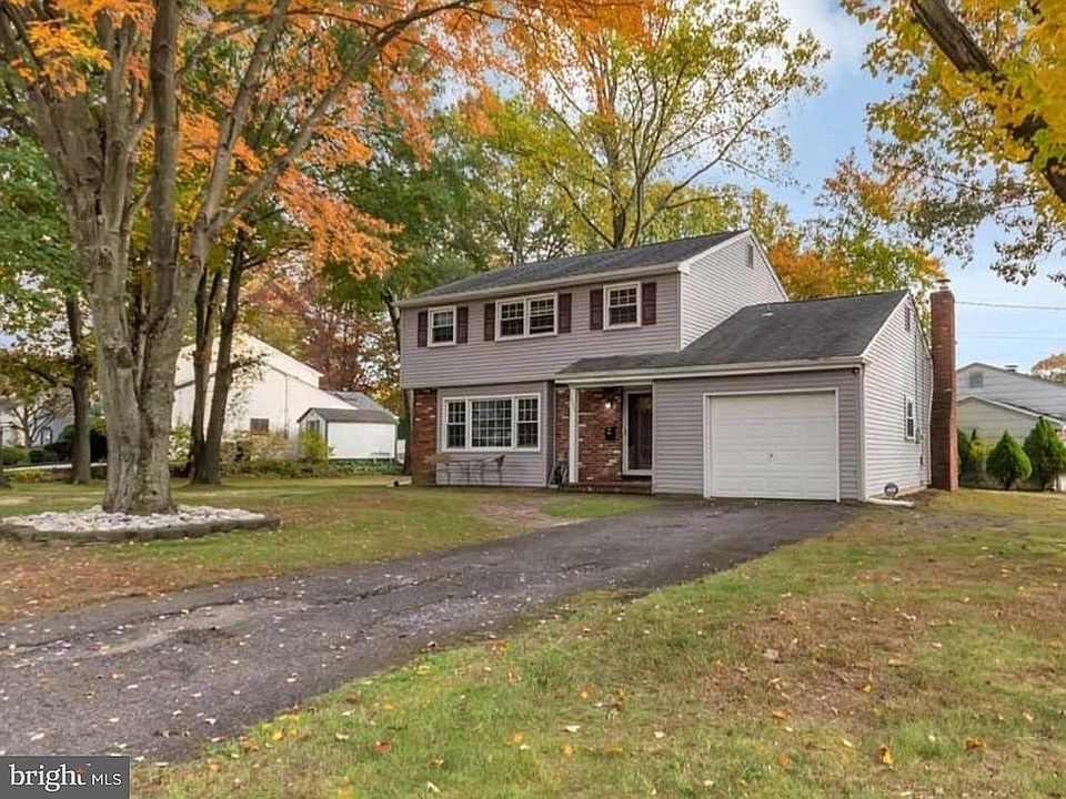 1st image of 1001 Merrymount Ave N