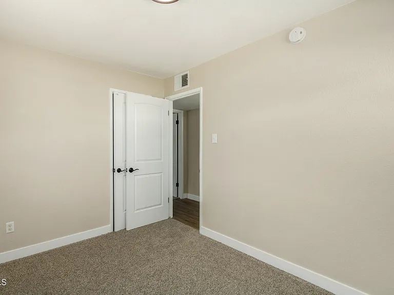 3301 W Pierson St — Photo 24
