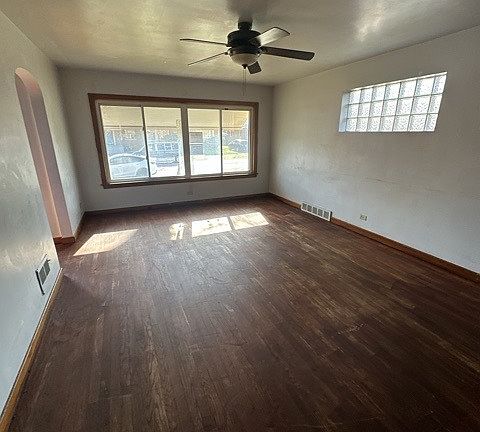 2nd image of 14122 S Edbrooke Ave