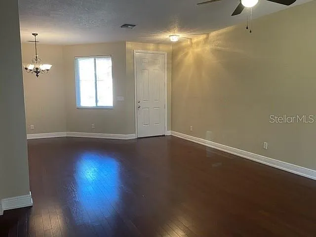 17563 Cherry Ridge Ln — Photo 4