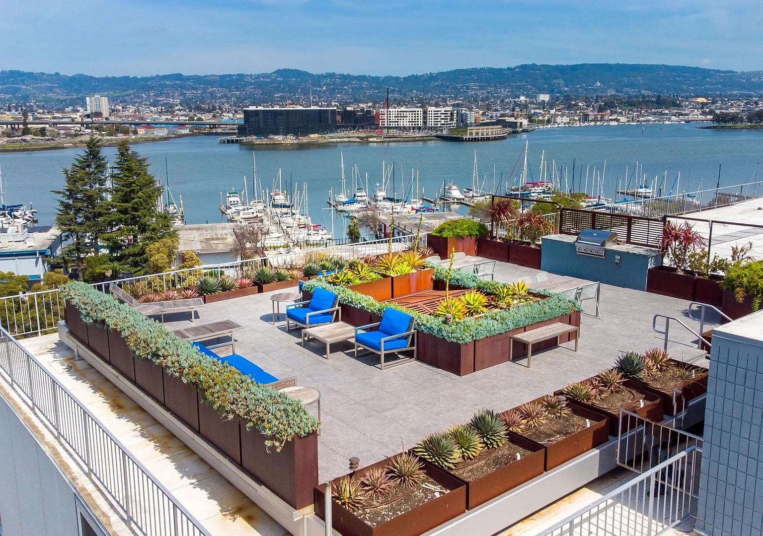 Panomar Luxury Apartments — Photo 2