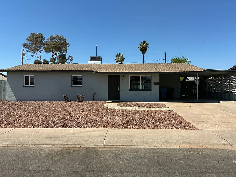 3426 E Hillery Dr — Photo 2
