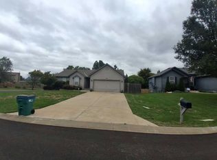 21210 W 227th St, Spring Hill, KS 66083