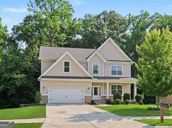 516 Brooks Village Dr, Pendergrass, GA 30567