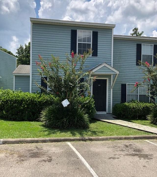 1st image of 2200 Timberwood Cir S