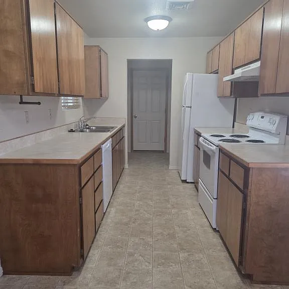 2239 SW Bridge St #A — Photo 3