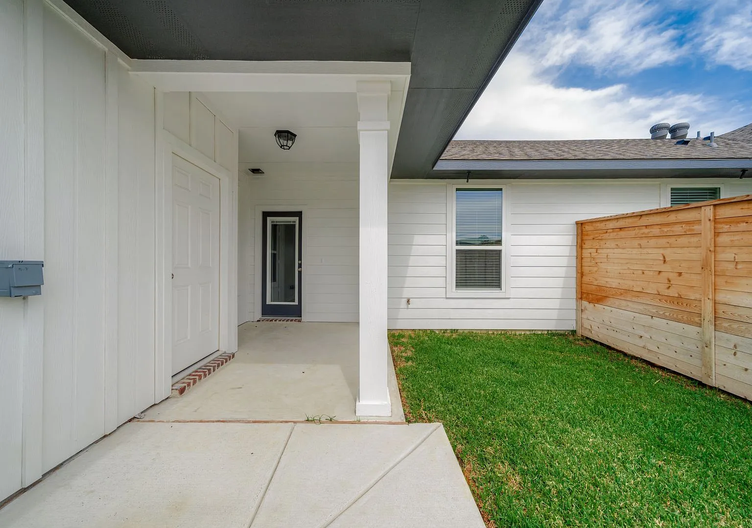 1142 Trellis Pass — Photo 4
