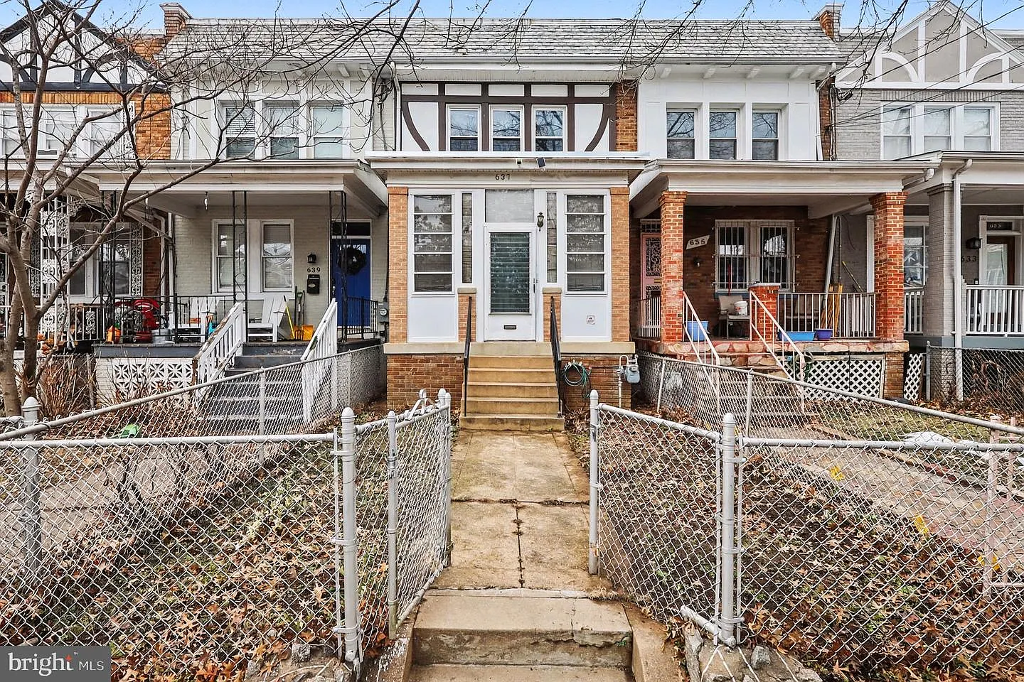 637 Hamilton St NW photo 1