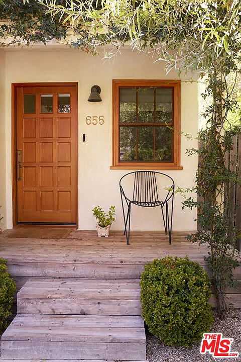3 bed, 2.0 bath, 1636 sqft, $11,500 — Photo 3