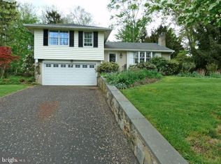 22 Detweiler Ln, Ambler, PA 19002