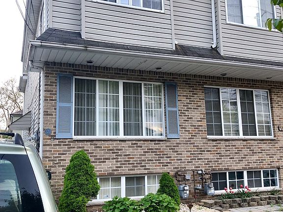 2nd image of 120 Sommer Ave
