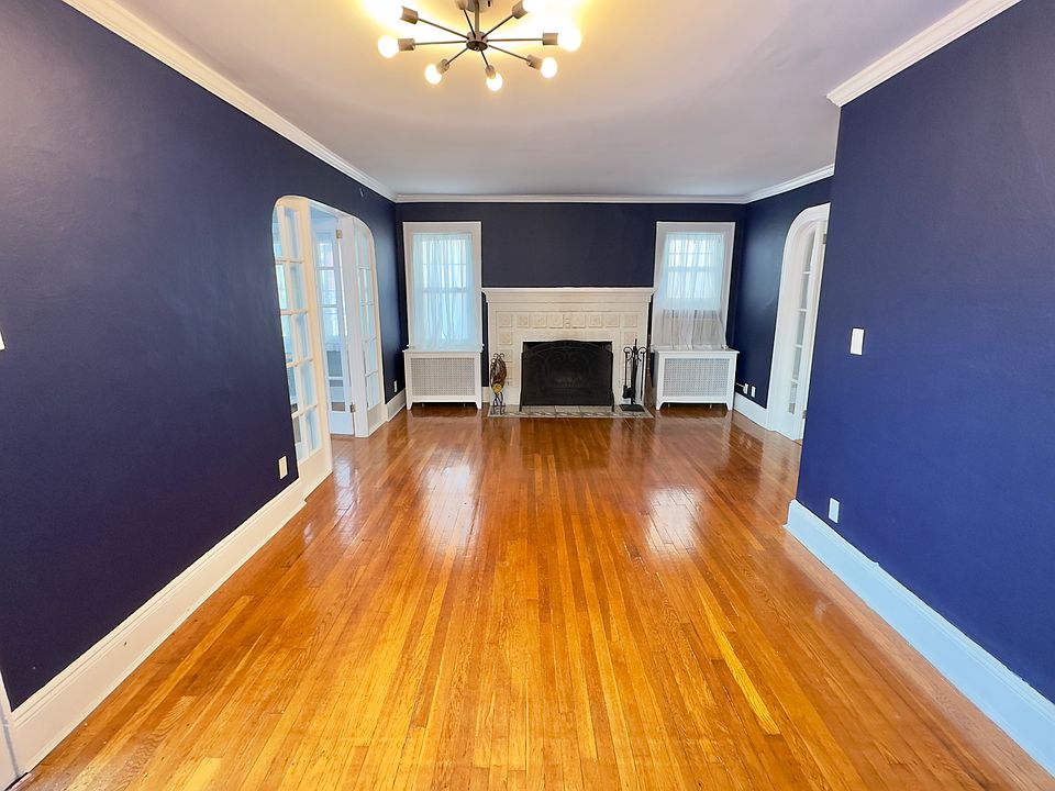 1st image of 22233 93rd Ave Floor 1