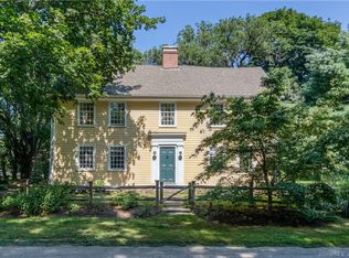 929 Nut Plains Rd, Guilford, CT 06437