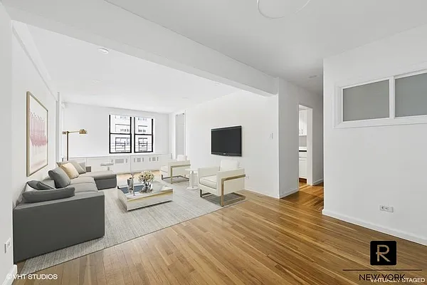 Sold by R New York | media 8