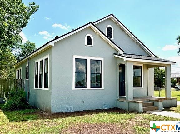 2nd image of 107 1st St #C