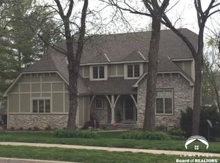 1112 Oak Tree Dr, Lawrence, KS 66049