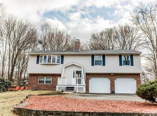 15 Fieldwood Rd, Watertown, CT 06795