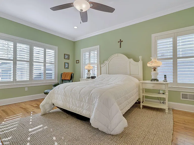 330 Villa Park Way — Photo 19