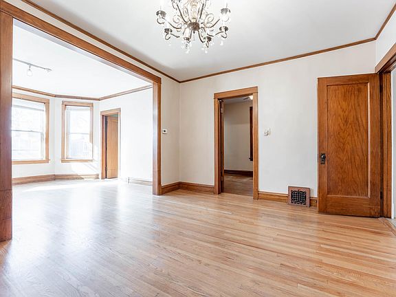 2nd image of 3531 N Oakley Ave #2