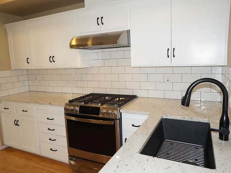 2649 NW Kennedy Ct — Photo 9