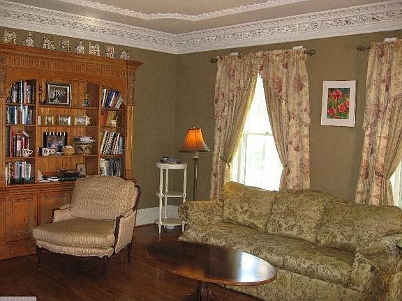 5th image of 637 River St