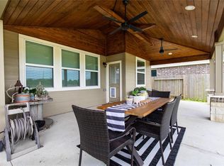 425 Lake Line Dr, Alvin, TX 77511