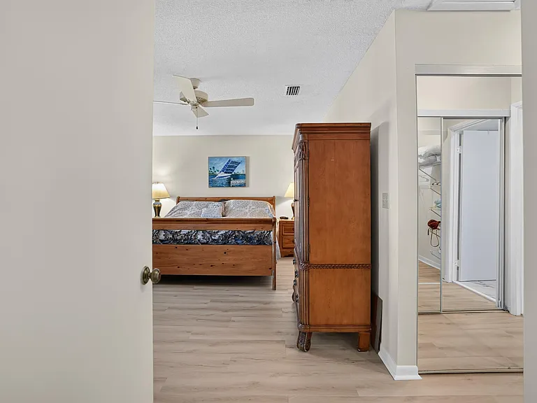 65 Pelican Pointe Dr #2030 — Photo 28