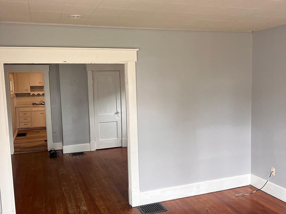 2nd image of 414 Garvey Ave