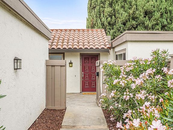 2nd image of 8055 Park Villa Cir