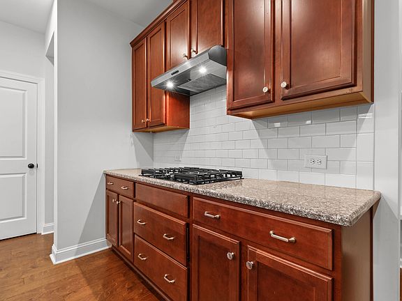 5th image of 1109 Laurel Twist Rd