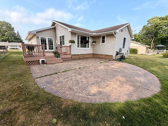 4th image of 209 W Avenue C