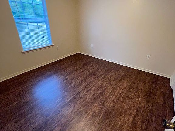3rd image of 402 S 12th St #6719993