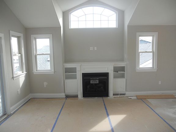 5th image of 28 47th St W #Townhouse