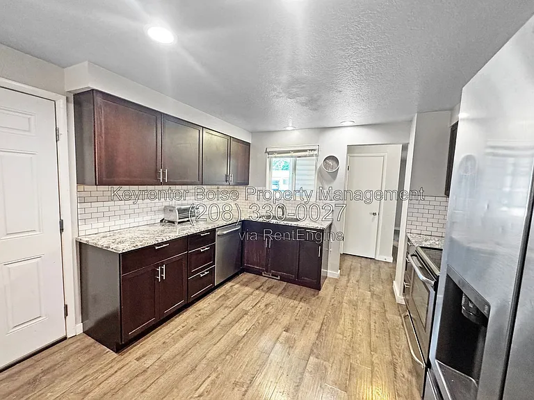 5603 W Centerbrook Dr — Photo 7