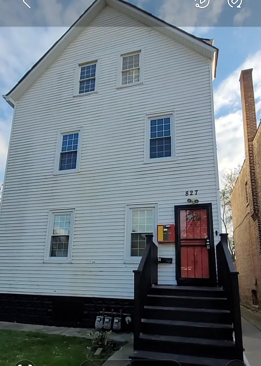 Building Photo - 827 E 90th Pl #1