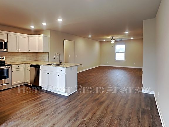 4th image of 436 N Wyandotte St