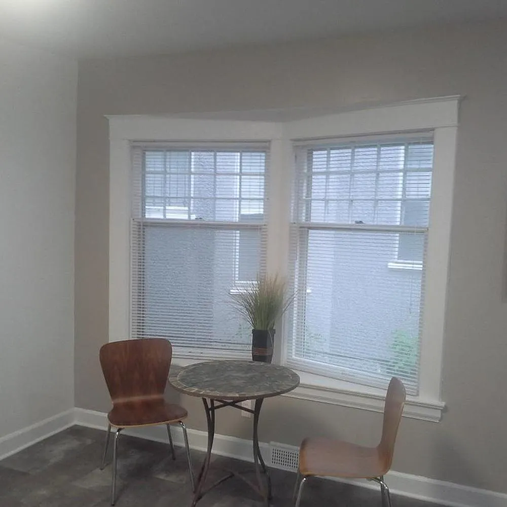 410 College Ave SE — Photo 2