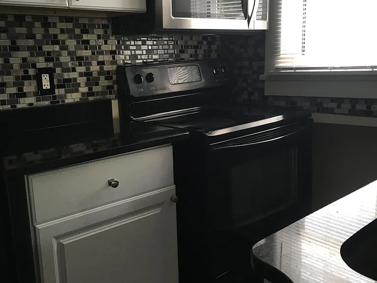 114 S Negley Ave #5 — Photo 3