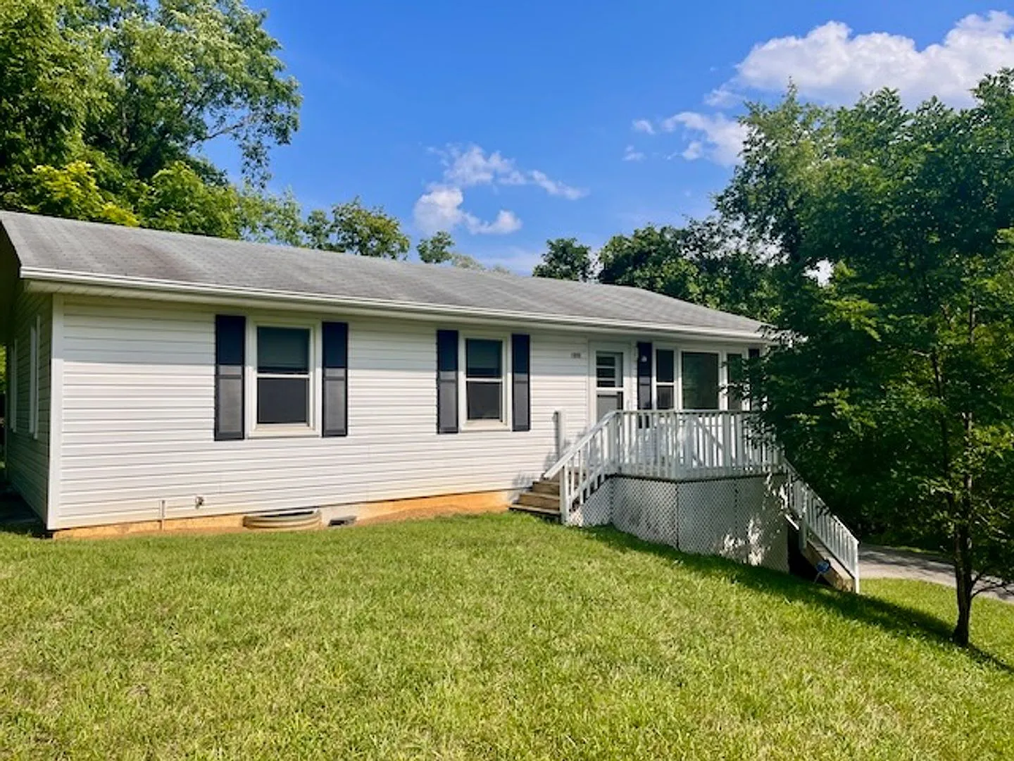3 Bedroom, 1 Bath House — Photo 4