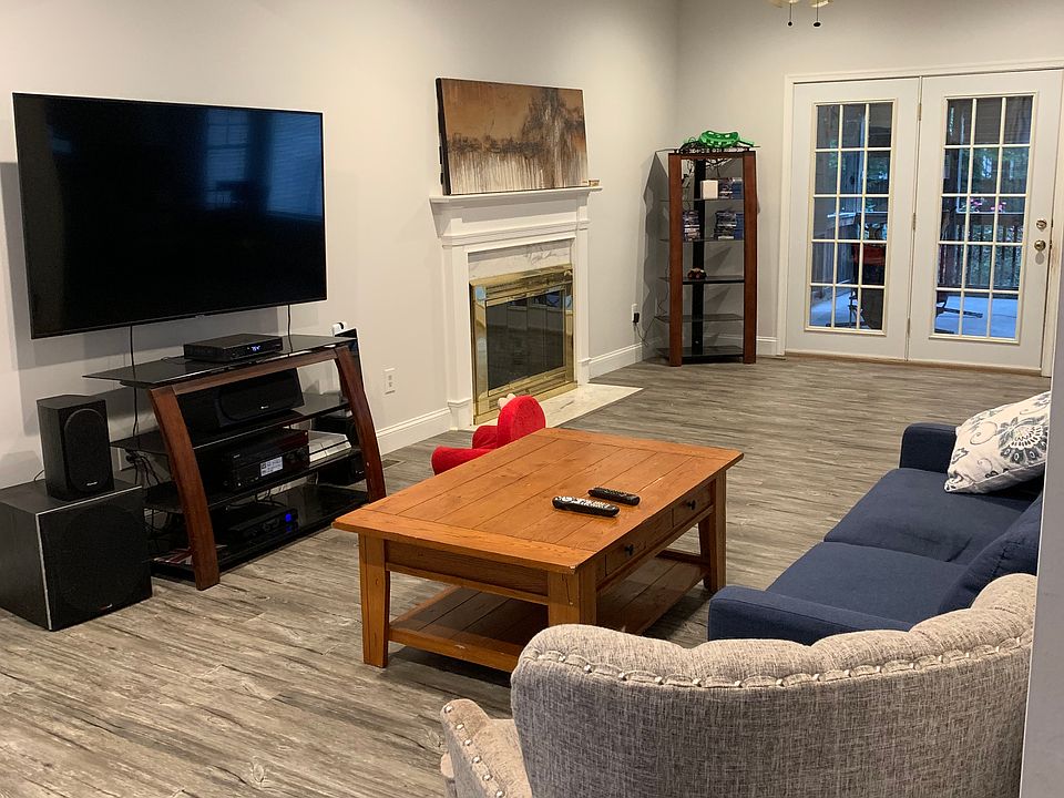 2nd image of 101 Tabb Ln