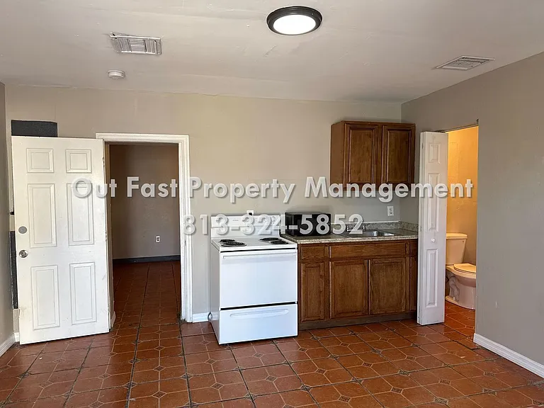 9718 N Nebraska Ave #1 — Photo 8