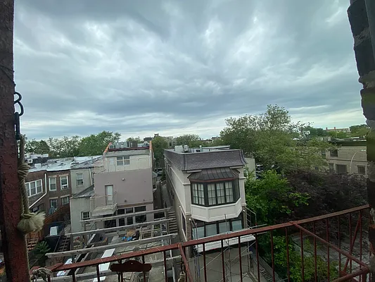 Rented by Mdays Realty | media 23