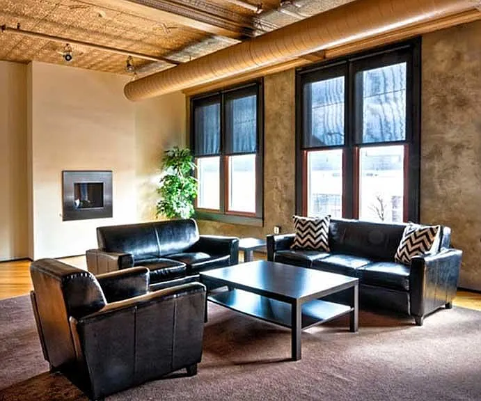 209 E 3rd St #2C — Photo 3