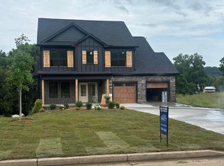 579 Carroll Creek Rd, Johnson City, TN 37601