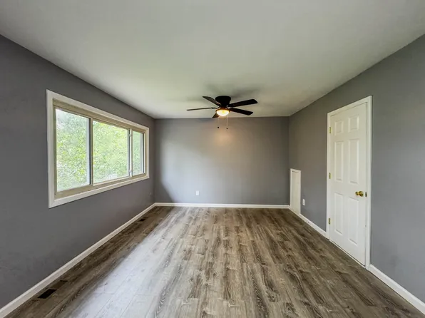 26 Medford Ct, Sicklerville, NJ 08081