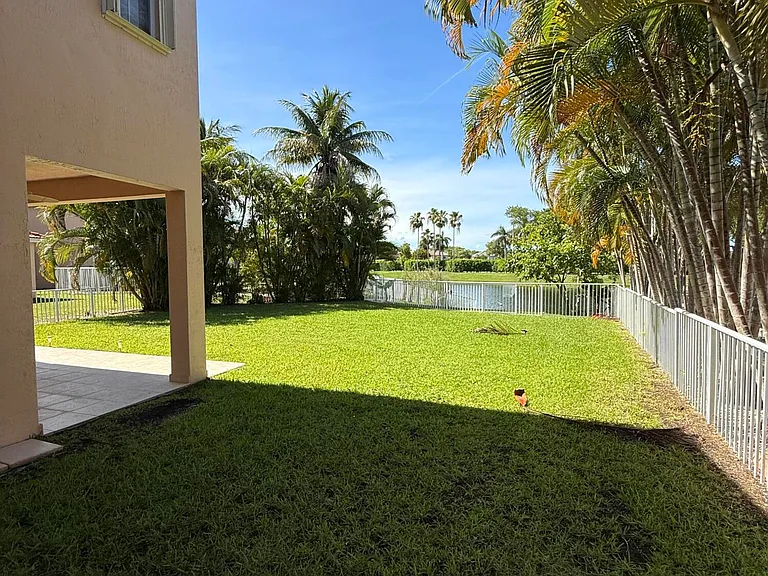 12631 SW 28th St — Photo 35