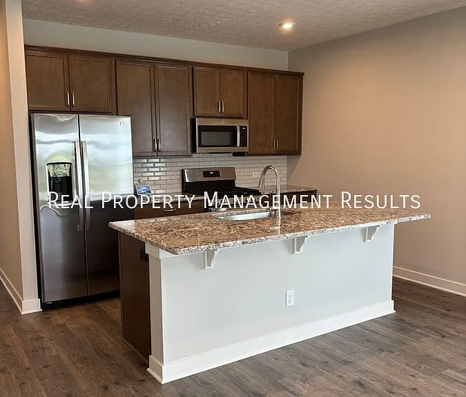 4814 Alaina Dr — Photo 4